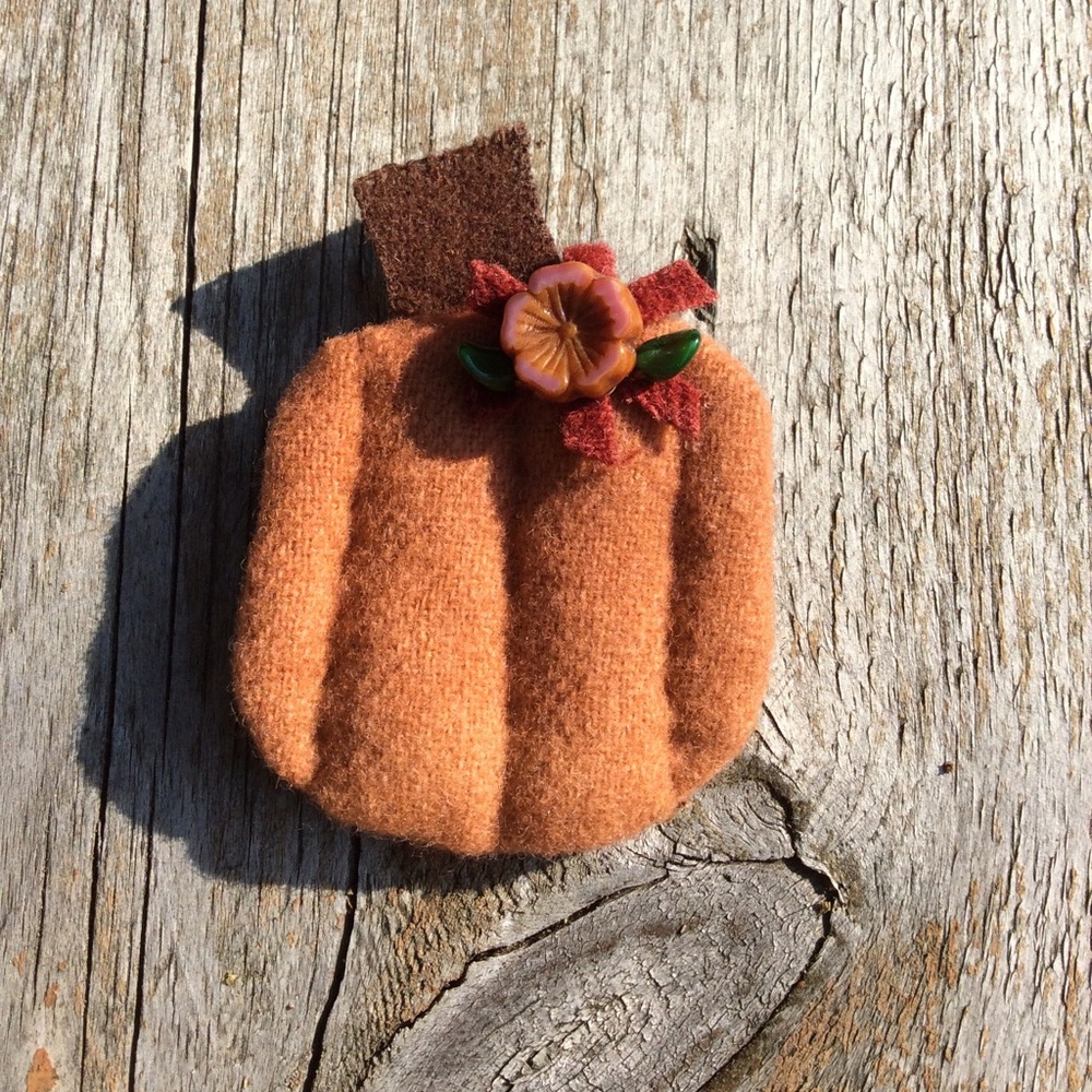 Fall wool pumpkin pin brooch